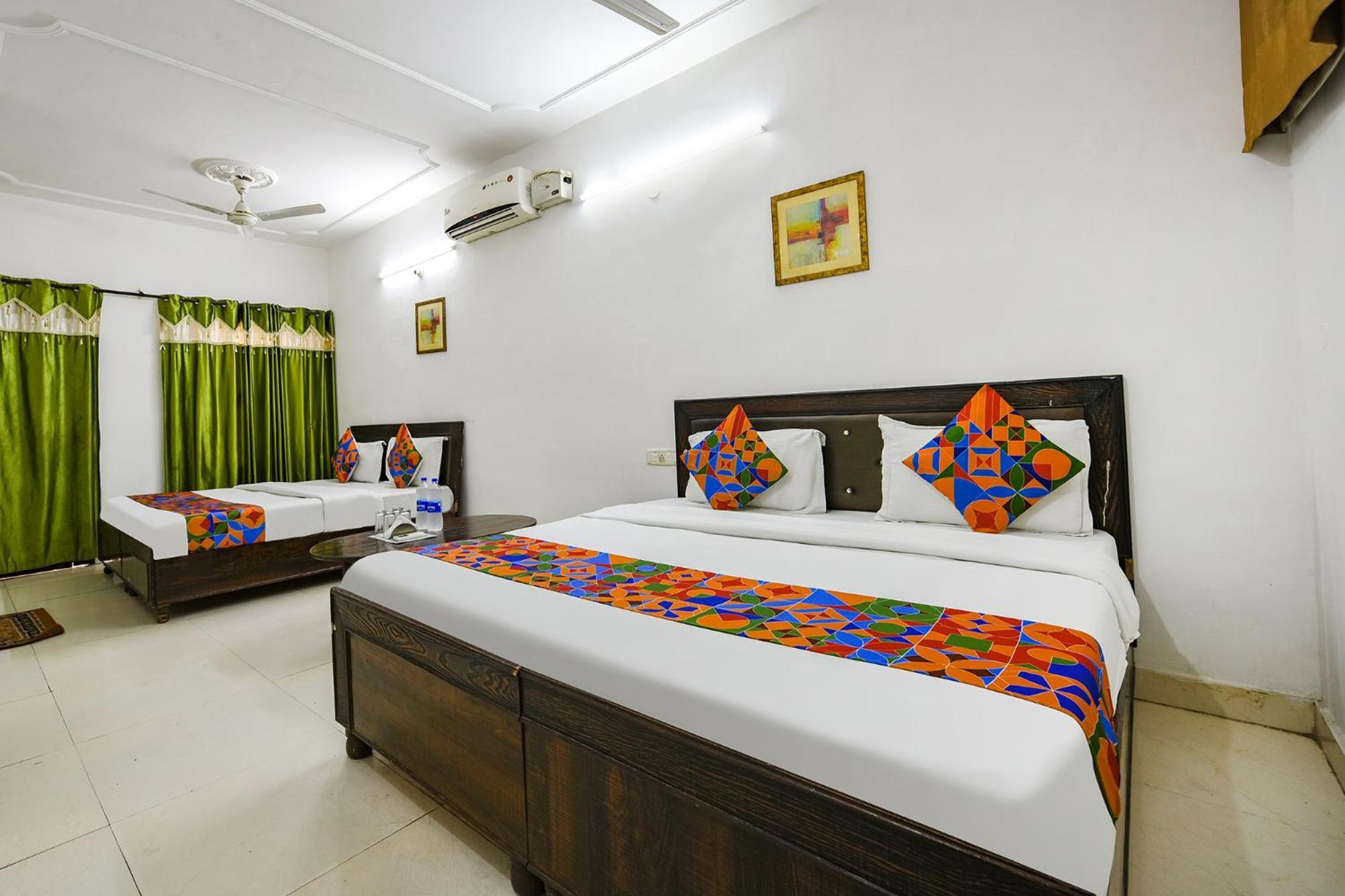 Fabexpress Diamond Sec 45 Hotel Chandigarh Bagian luar foto